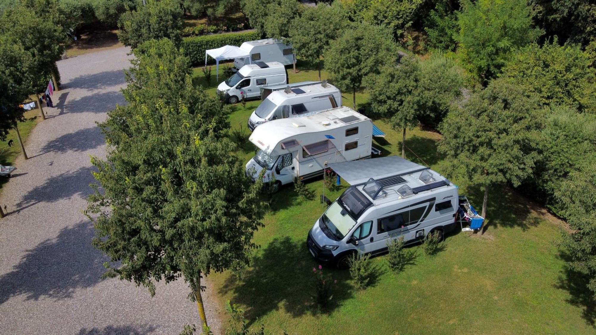 Seregner Agricamping & Homes - Adults Only 18 Monzambano Exterior foto